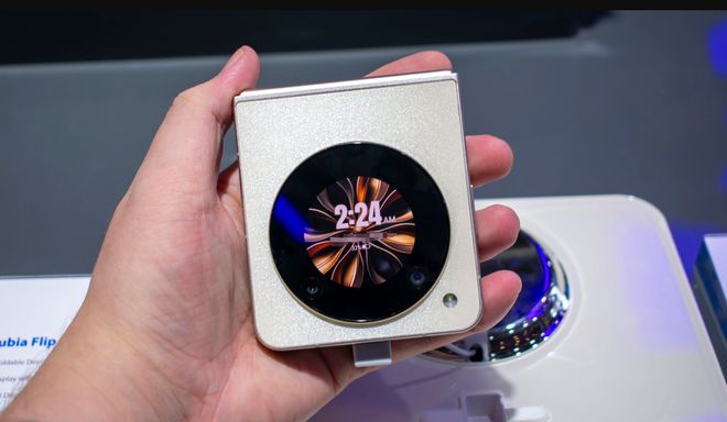 7款超值”折叠手机排行榜：努比亚黑马崛起龙8手机登录入口新年好物购！2025年“(图5)