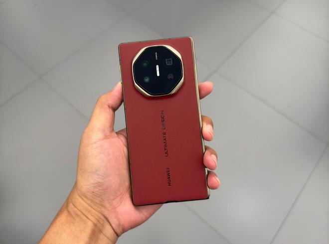 ld 6 vs iPhone16 Pro Max：机皇之争long8唯一登录华为Mate XT vs 三星 Z Fo(图10)