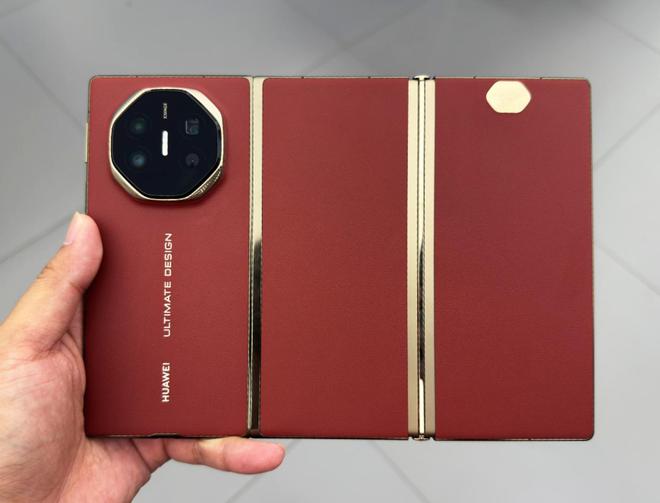 ld 6 vs iPhone16 Pro Max：机皇之争long8唯一登录华为Mate XT vs 三星 Z Fo(图13)