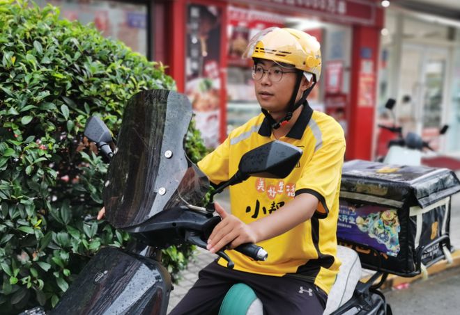 机支架交警：不是为难大家是为了安全龙八国际娱乐网站电动车不允许安装手